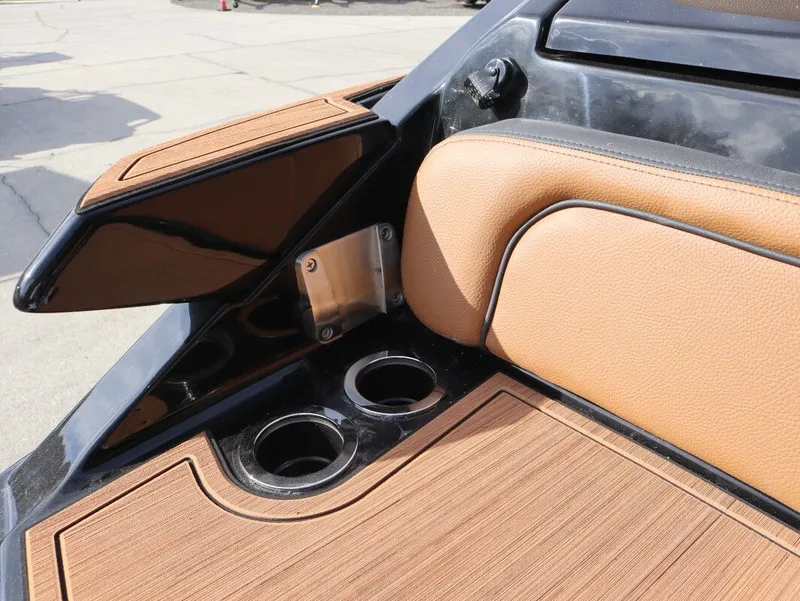 Slide: The Image of Yamaha 275SD 2026 - 8