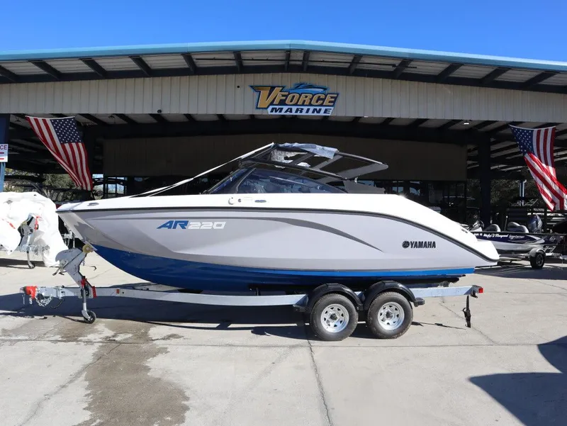 The Image of Yamaha AR220 2026 - 1