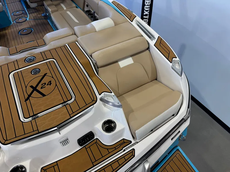 Slide: The Image of MasterCraft X24 2023 - 11