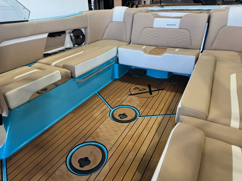 Slide: The Image of MasterCraft X24 2023 - 15