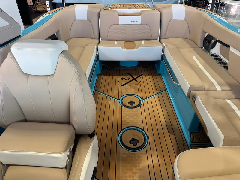 Slide: The Image of MasterCraft X24 2023 - 22