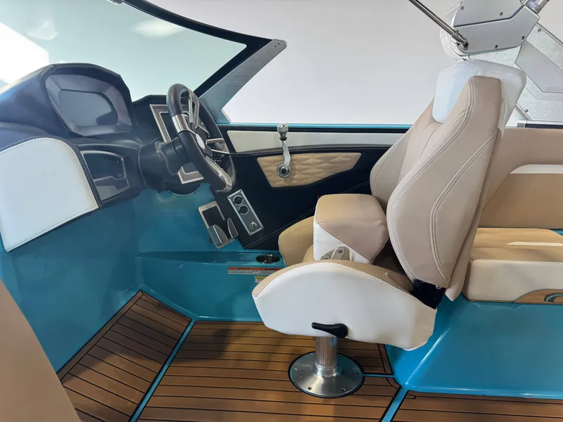 Slide: The Image of MasterCraft X24 2023 - 23