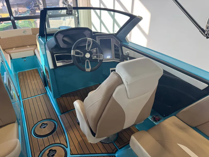 Slide: The Image of MasterCraft X24 2023 - 24