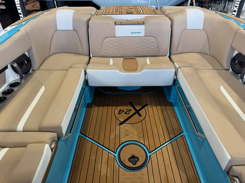 Slide: The Image of MasterCraft X24 2023 - 27