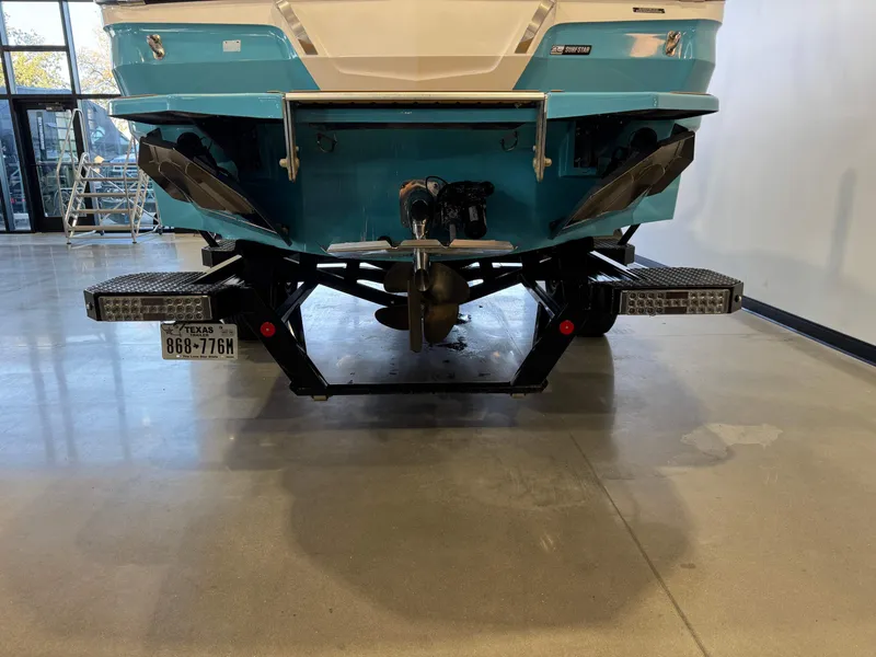 Slide: The Image of MasterCraft X24 2023 - 7