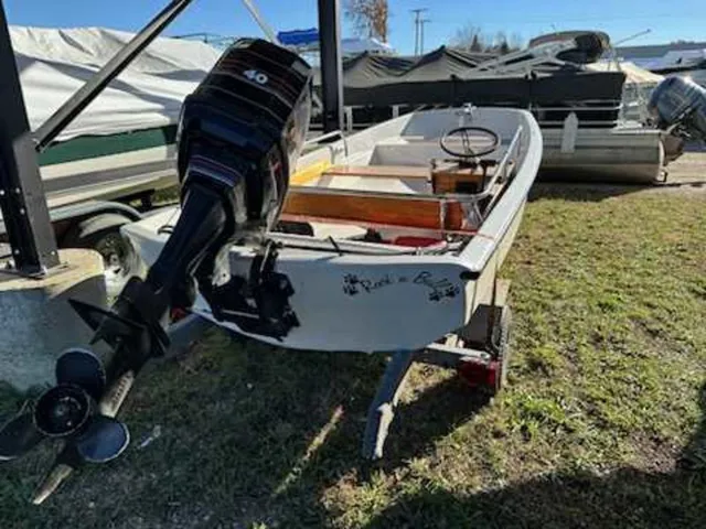 Slide: The Image of Boston Whaler 1978 - 5