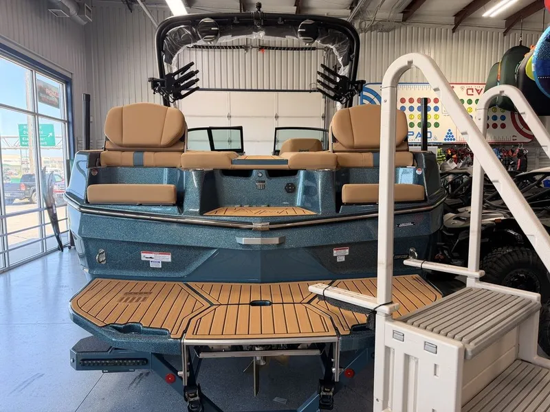 Slide: The Image of MasterCraft XT22T 2026 - 3