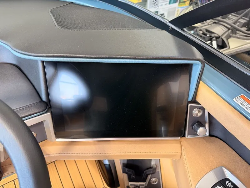 Slide: The Image of MasterCraft XT22T 2026 - 30