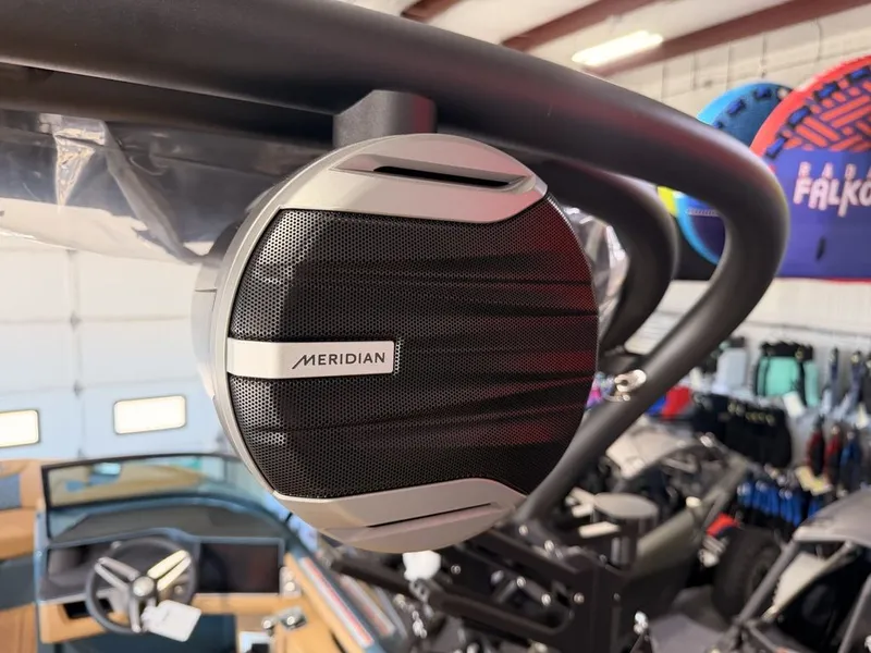 Slide: The Image of MasterCraft XT22T 2026 - 41