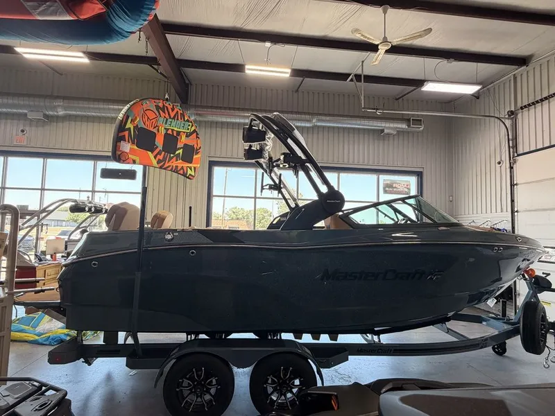 Slide: The Image of MasterCraft XT22T 2026 - 5