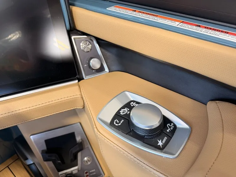 Slide: The Image of MasterCraft XT22T 2026 - 28