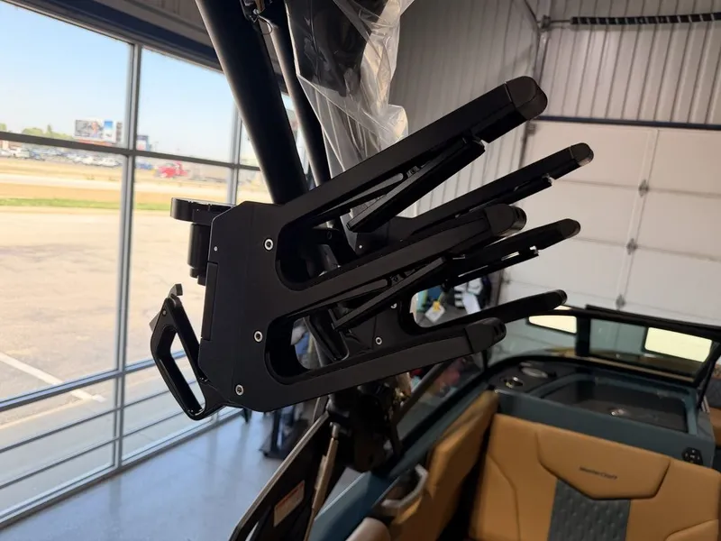 Slide: The Image of MasterCraft XT22T 2026 - 43