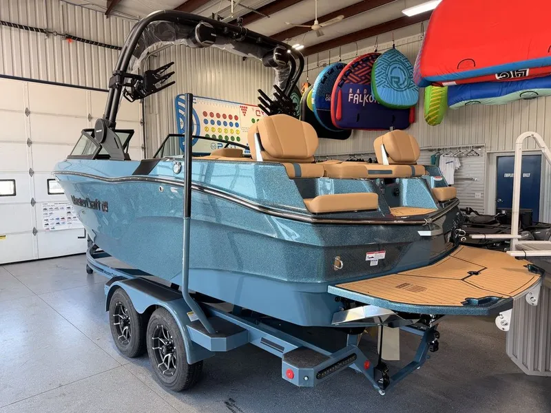 Slide: The Image of MasterCraft XT22T 2026 - 2