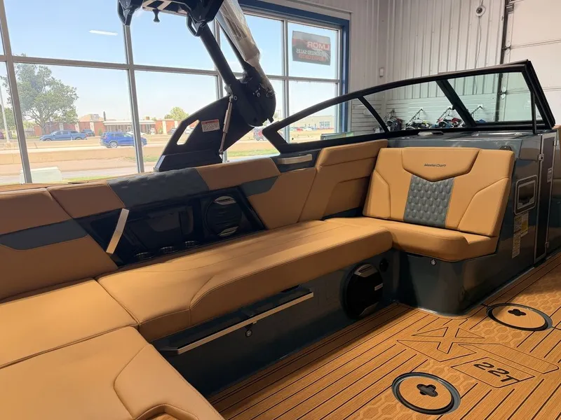 Slide: The Image of MasterCraft XT22T 2026 - 21