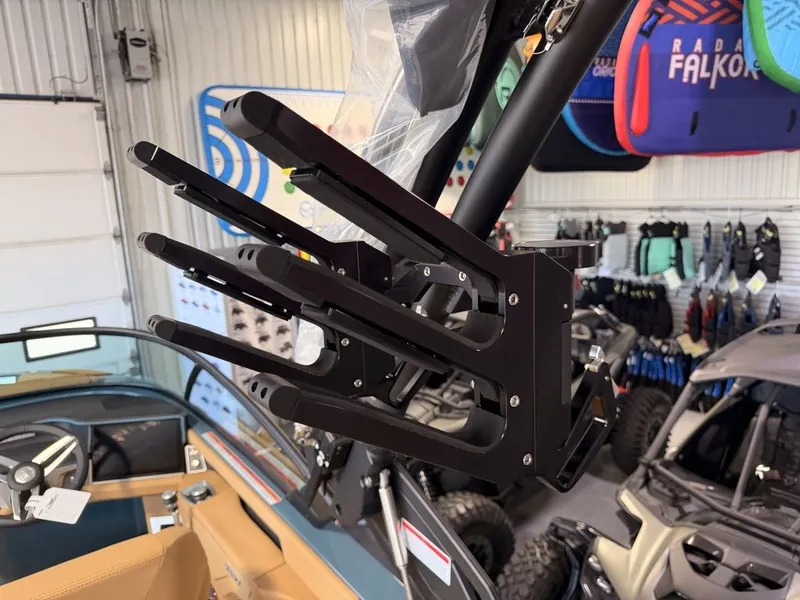 Slide: The Image of MasterCraft XT22T 2026 - 44