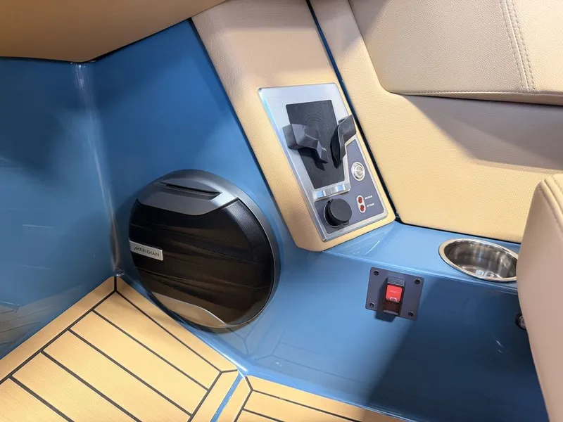 Slide: The Image of MasterCraft XT22T 2026 - 27