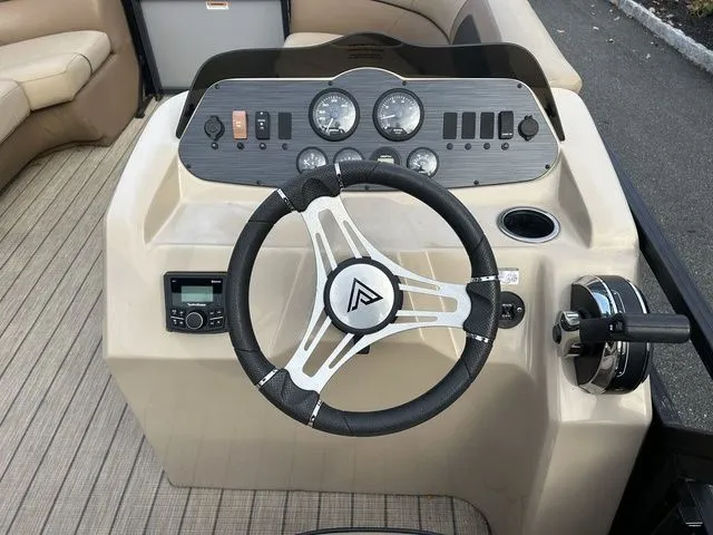 Slide: The Image of Misty Harbor Lago U L20U 2022 - 7