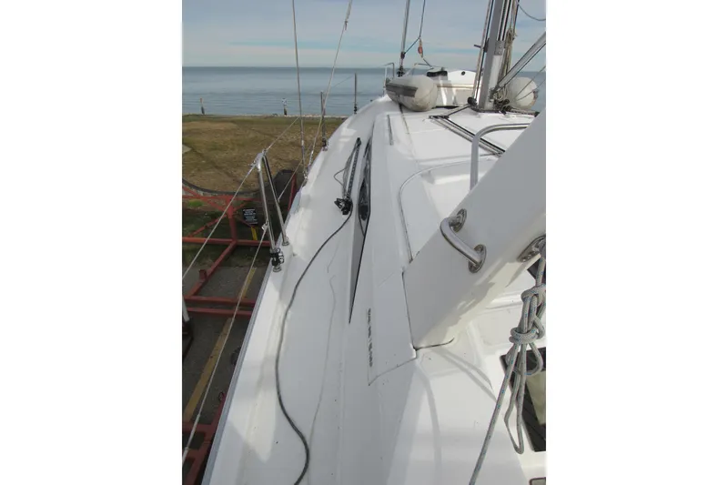 Slide: The Image of 2017 Beneteau Oceanis 41.1 sailboat deck view by the sea. - 36