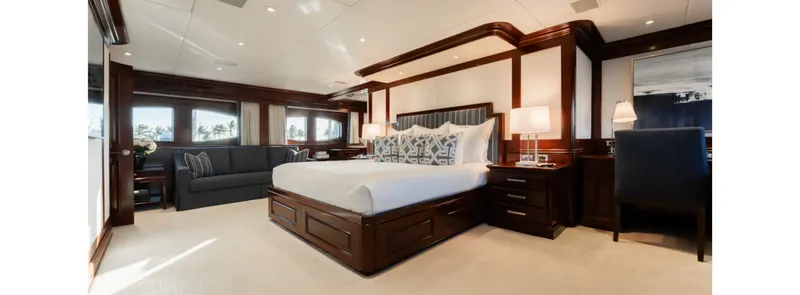Slide: The Image of Trinity Motor Yacht 2004 - 3