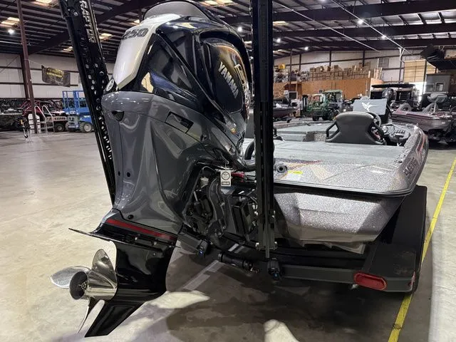 Slide: The Image of Skeeter ZXE 21 W/Yamaha 250 "SHO" 2026 - 4