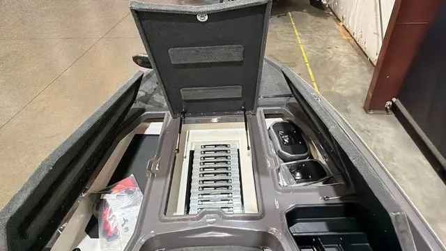 Slide: The Image of Skeeter ZXE20 2026 - 17