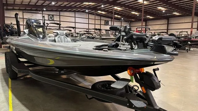 Slide: The Image of Skeeter ZXE20 2026 - 7