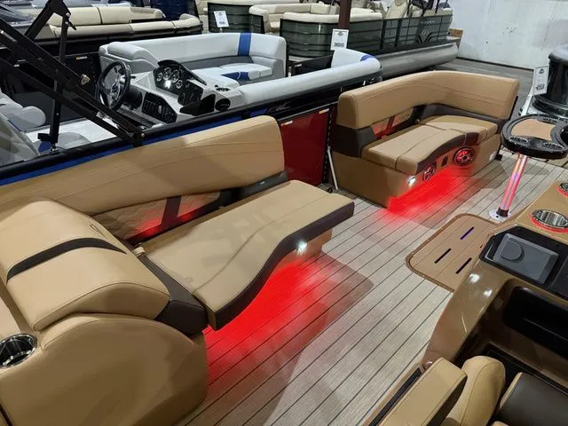 Slide: The Image of SunCatcher Fusion 324SS W/Yamaha 250 "SHO" No Trailer 2026 - 12