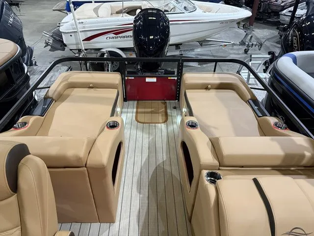 Slide: The Image of SunCatcher Fusion 324SS W/Yamaha 250 "SHO" No Trailer 2026 - 9