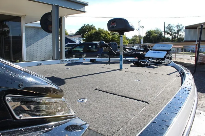 Slide: The Image of 2019 Ranger Z521 Comanche boat deck with fishing equipment and electronics. - 16