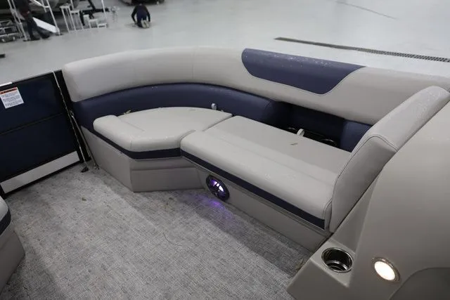 Slide: The Image of South Bay 224 RS LE 2026 - 17