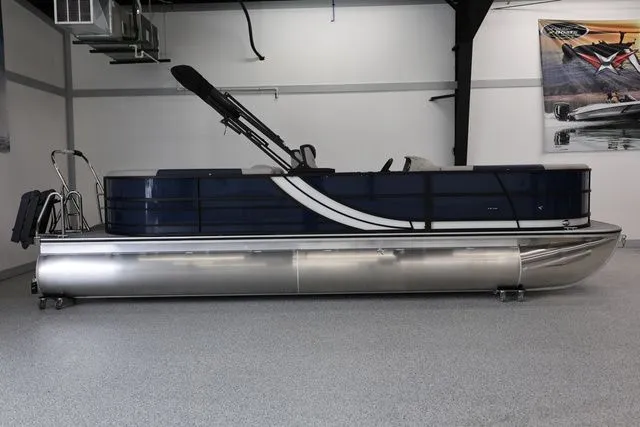 Slide: The Image of South Bay 224 RS LE 2026 - 2