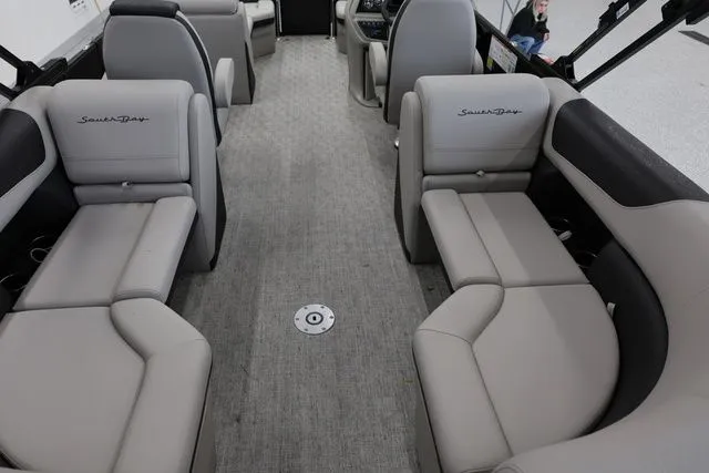 Slide: The Image of South Bay LE 224 RS 2.75 JAWS EDITION TRITOON 2026 - 11