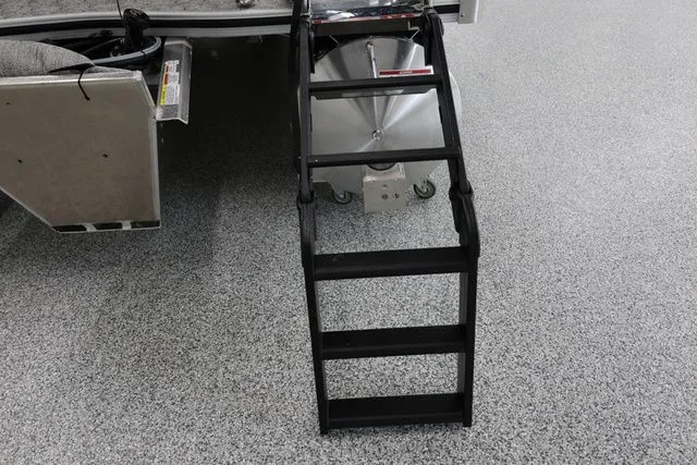 Slide: The Image of South Bay LE 224 RS 2.75 JAWS EDITION TRITOON 2026 - 10