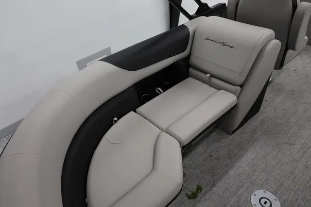 Slide: The Image of South Bay LE 224 RS 2.75 JAWS EDITION TRITOON 2026 - 13