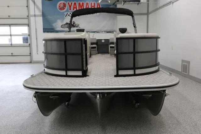 Slide: The Image of South Bay LE 224 RS 2.75 JAWS EDITION TRITOON 2026 - 5