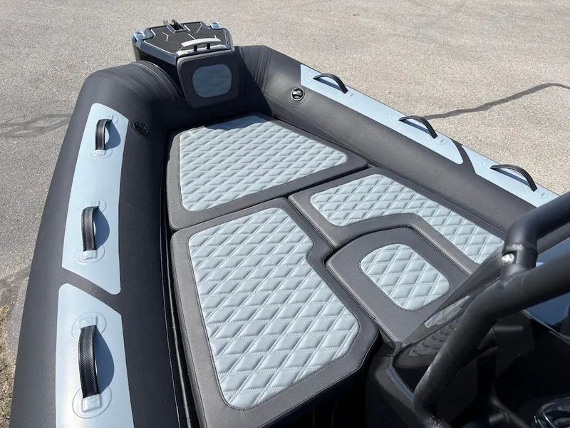 Slide: The Image of 2026 Highfield Sport 560 15 - 15