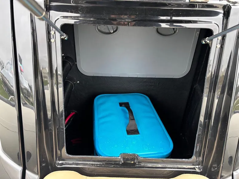 Slide: The Image of 2026 Highfield Sport 760 14 - 14