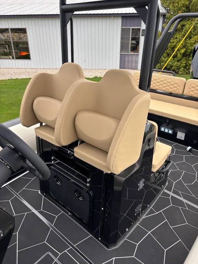 Slide: The Image of 2026 Highfield Sport 760 9 - 9