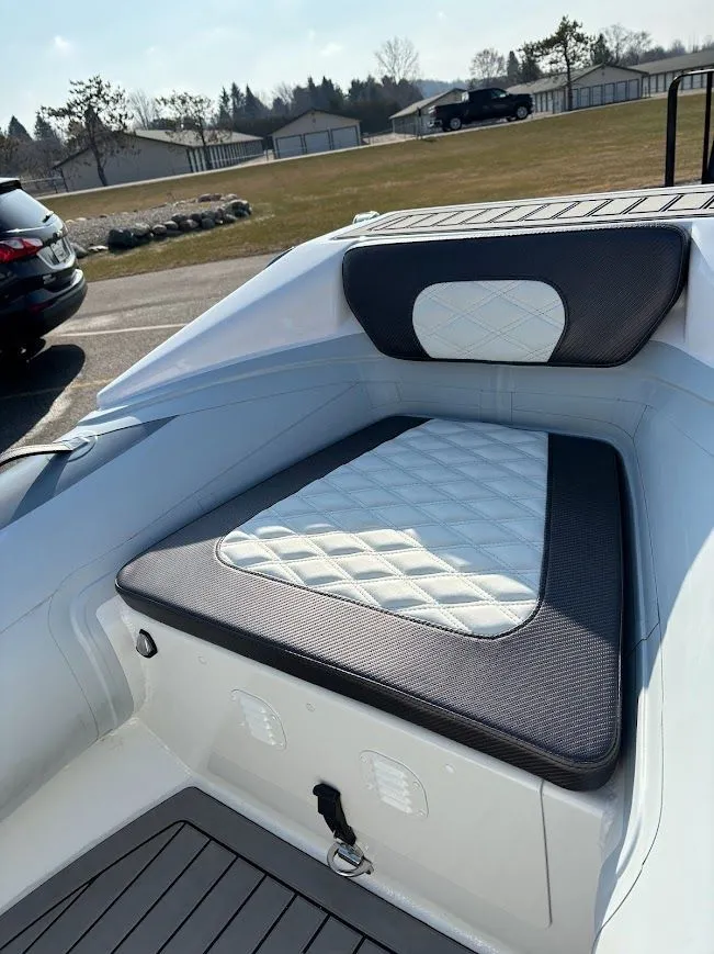 Slide: The Image of 2026 Highfield Sport 360 6 - 6