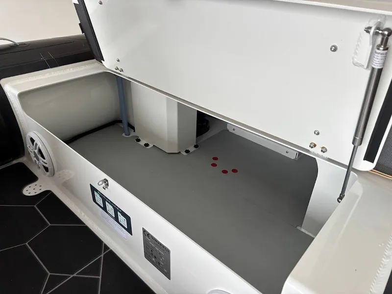 Slide: The Image of 2026 Highfield Sport 460 13 - 13