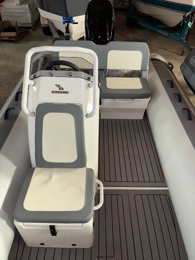 Slide: The Image of 2026 Highfield Classic 460 6 - 6