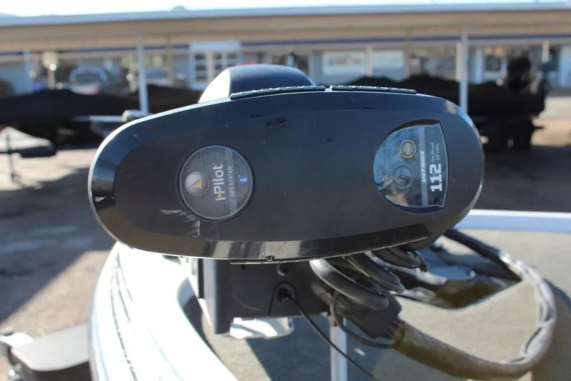 Slide: The Image of 2016 Skeeter FX21 Limited Edition with Minn Kota i-Pilot trolling motor. - 11