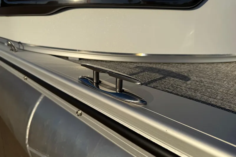 Slide: The Image of 2026 Avalon Catalina Entertainer boat cleat detail in sunlight. - 54