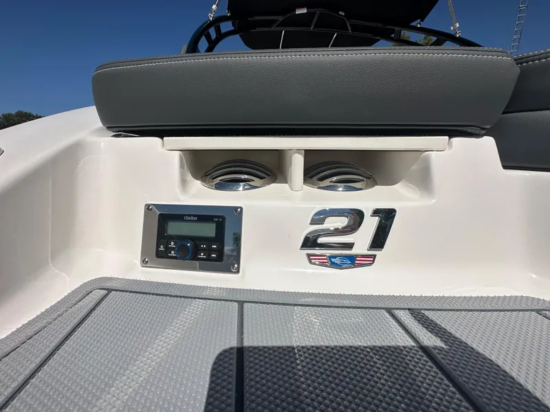 Slide: The Image of Chaparral 21 SSi OB 2026 - 55