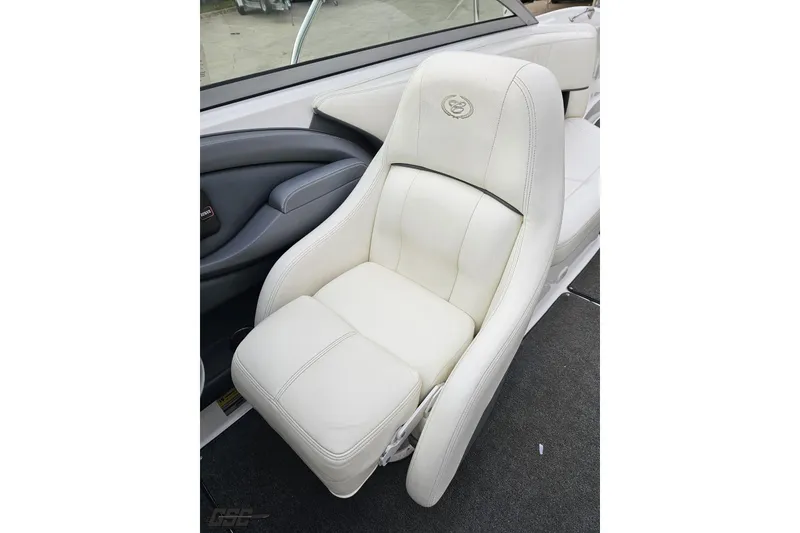 Slide: The Image of Luxurious white seat in 2007 Cobalt 252 boat, showcasing premium design and comfort. - 77