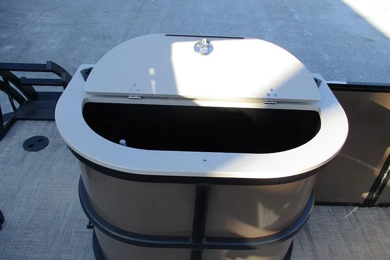 Slide: The Image of 2026 Bentley Pontoons Fish 200 4-Point livewell, open lid, on deck. - 21