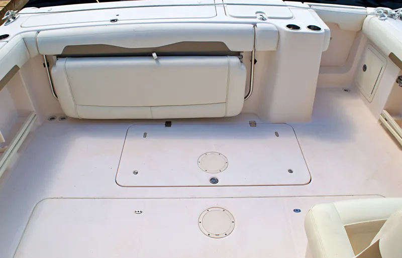 Slide: The Image of 2013 GRADY-WHITE 335 FREEDOM - Image 33 - 33