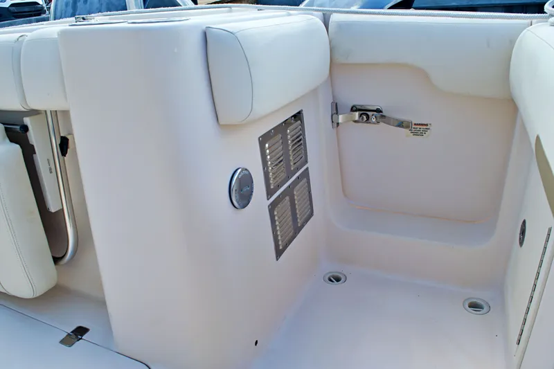 Slide: The Image of 2013 GRADY-WHITE 335 FREEDOM - Image 36 - 36