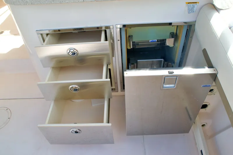 Slide: The Image of 2013 GRADY-WHITE 335 FREEDOM - Image 43 - 43