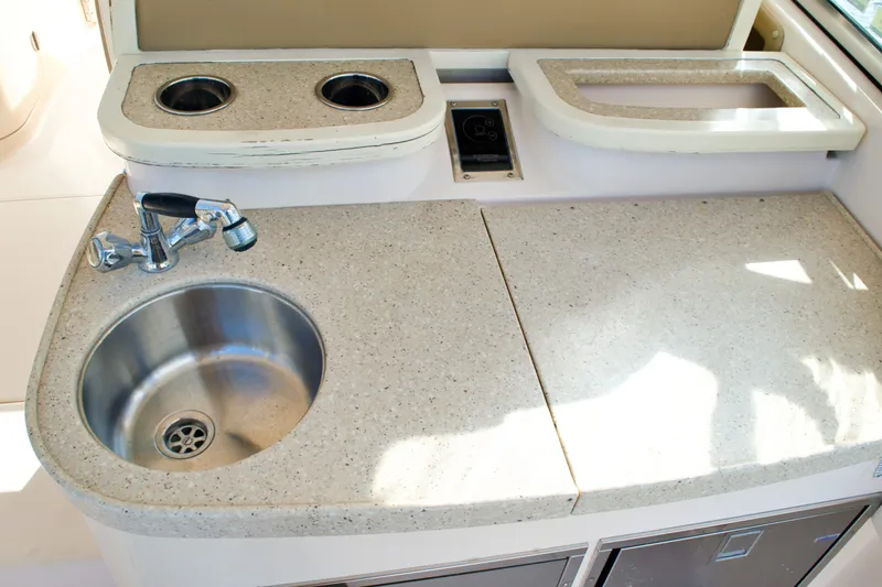 Slide: The Image of 2013 GRADY-WHITE 335 FREEDOM - Image 44 - 44